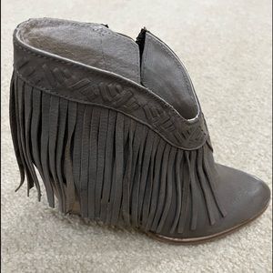 Seychelles Grey fringed ankle boots. Thick heal . Worn once